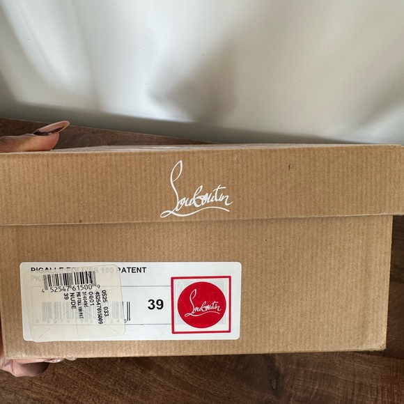 Christian Louboutin Pigalle Nude - Picture 2 of 10